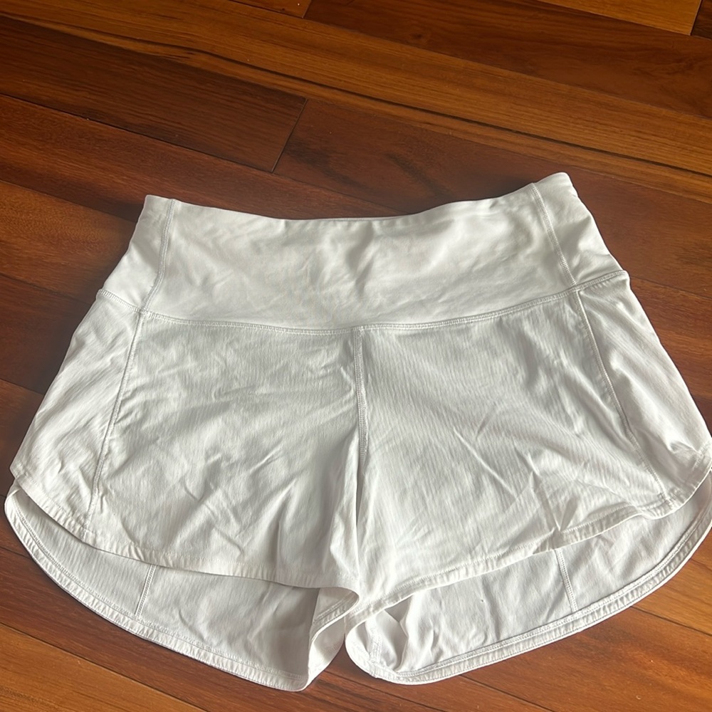 White, Lululemon Speed-up, High-rise, size 6 shorts